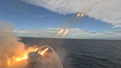 解放軍南部戰區海軍護衛艦隊實彈射擊演練