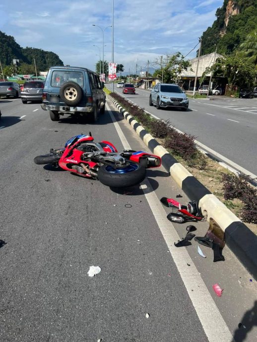 重型摩托车撞吉普车 骑士命丧虎口