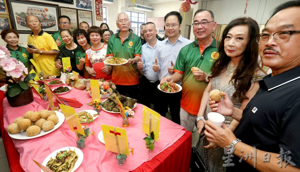 霹会甯100周年乡亲云集 尝四会美食午宴忆乡情