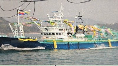 韩国济州岛外海渔船沉没 2人遇难12人失踪