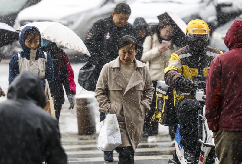 首轮寒潮来袭　中国部分地区急降16度以上  