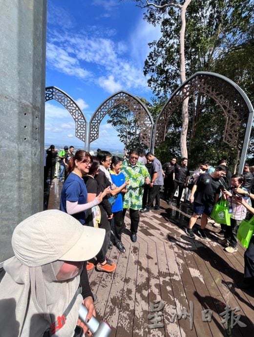 阿都拉勿夫：全面提升各地旅游设施迎世界旅游日与世界旅游大会。