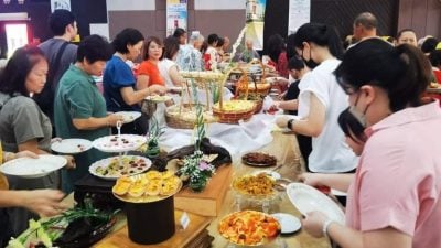 法门寺“百道素食汇”   近千民众尝特色家乡味