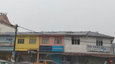 狂风暴雨袭马西大街   逾10店屋被吹走屋瓦