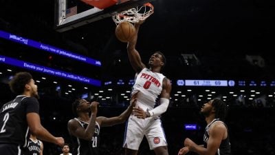 NBA|活塞“破网”出逃 公鹿黯然东部垫底