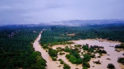 長命雨 淡邊多處淹水 10教師堵在半路遲到