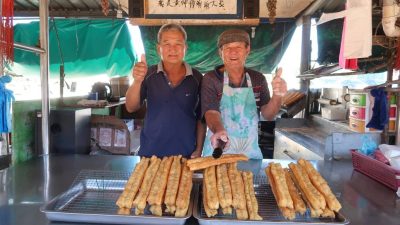 小販中心和市集攤位商品多樣．吸引本外地居民到訪消費