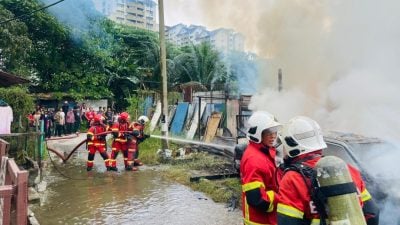 火魔袭木屋区 吞噬1民居1轿车