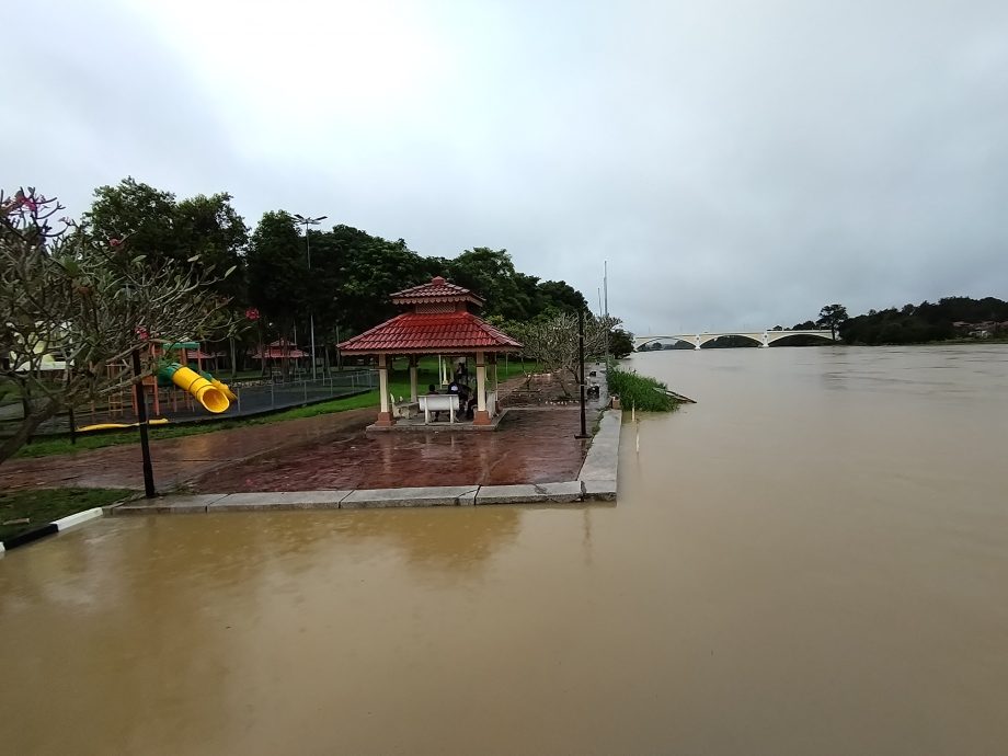 4联邦公路受水灾影响暂关 灾民人数维持34人