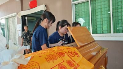 独中毕业生2死3伤车祸案 | 张延乐今举殡 杨柔铱预录两首送别歌