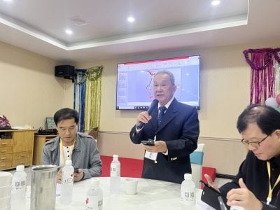 孙德安：华文诗人大会 . 文学盛宴弘扬文化