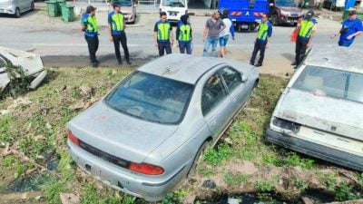 兵市会出手整治 强制拖离乱停放废车