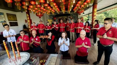 祈求新春大团拜顺利 乡联会天后宫祭祀