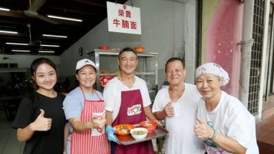 【人气美食】李荣贵牛腩粉传两代 汤头味浓牛腩够嚼劲