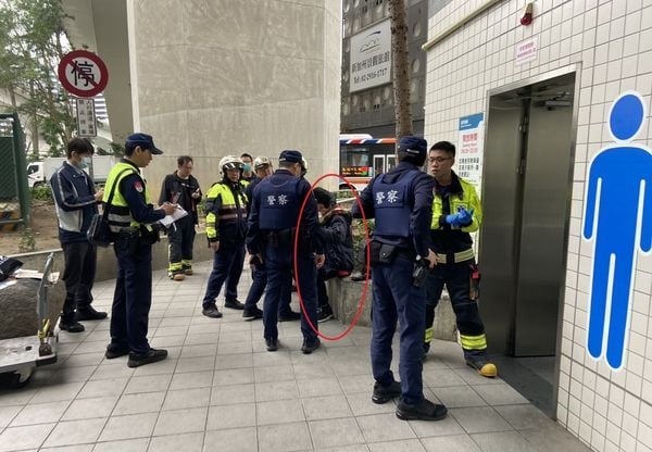 不愿借钱挨骂 酒醉街友刺伤妇女