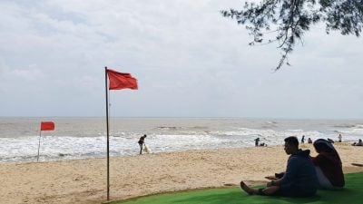 假期来临 东北季风时期 民防促观光客海滩游勿下水