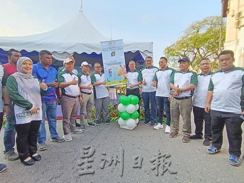 东：淡馬鲁市议会首办“无车日”活动，但缺乏宣传效应，以致到来参与民众反应不热烈。