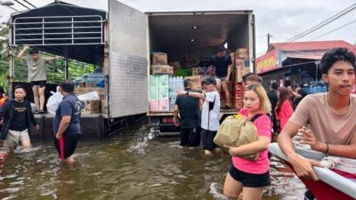 年终大水灾 | 天气放晴   丹登彭灾民减少