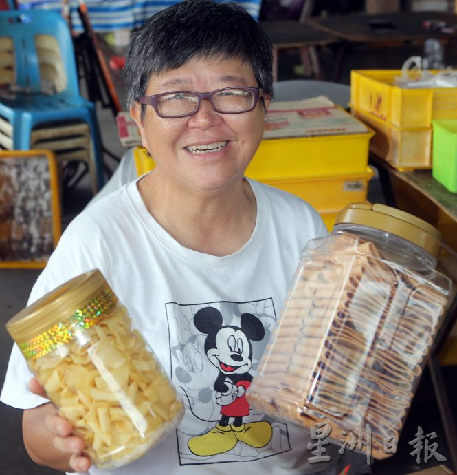 农历新年脚步靠近 巴刹年饼飘年味