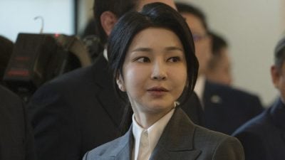 第一夫人金建希收贿 干政等丑闻缠身 尹锡悦被爱妻拖垮？