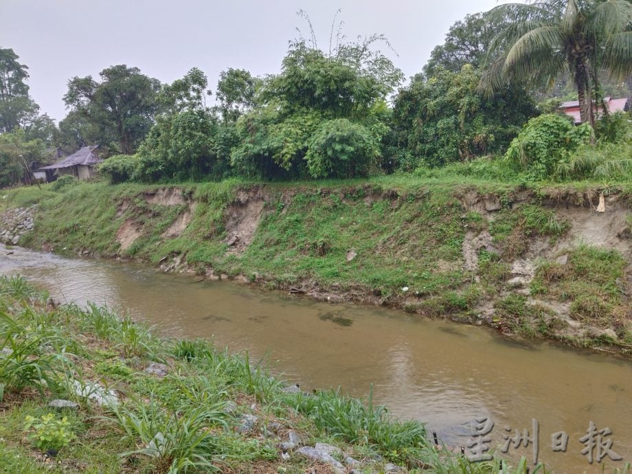 峇鲁路克兰芝河堤水土流失 古海燕：优先处理严重部分