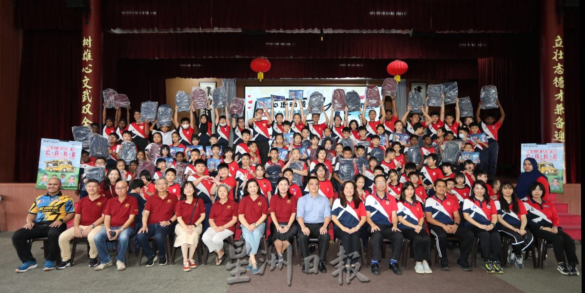 *已签发* 柔：封面【特稿】新山国际同济会“暖心流动餐馆” 招待8小学500名贫寒学生享意大利餐食