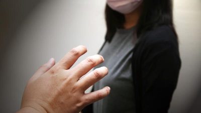 大马21岁女子拒谈“父女恋”   遭47岁狮城阿叔非礼