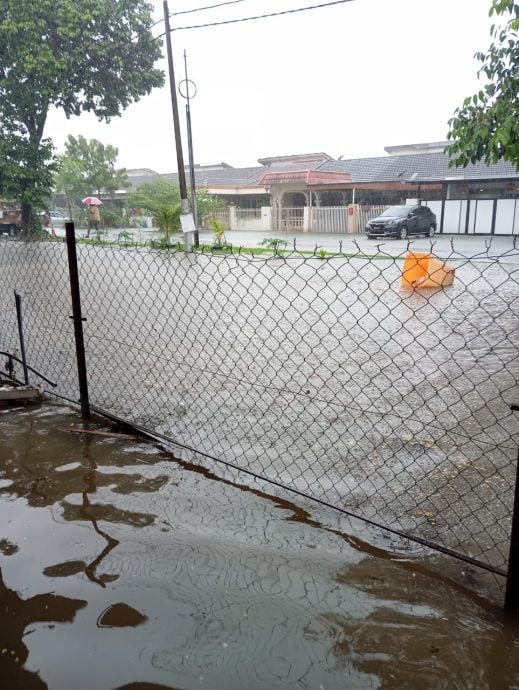 巴生午后豪雨 南区发生闪电水灾