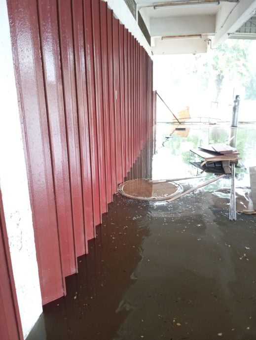 巴生午后豪雨 南区发生闪电水灾