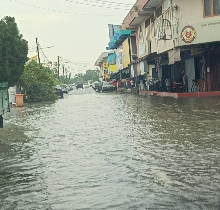 巴生午后豪雨 南区发生闪电水灾