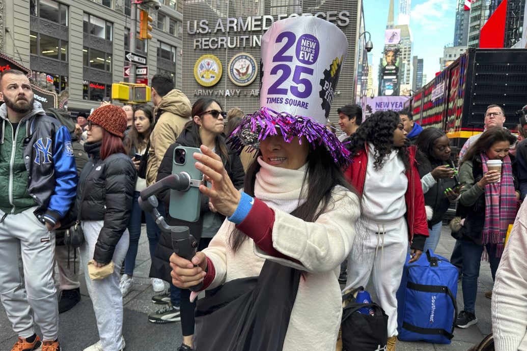 庆祝活动突出当地文化传统 全球各大城市准备送旧迎新