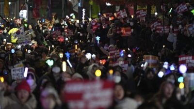 朝鲜首次报道韩国戒严风波  批尹锡悦把枪对准人民