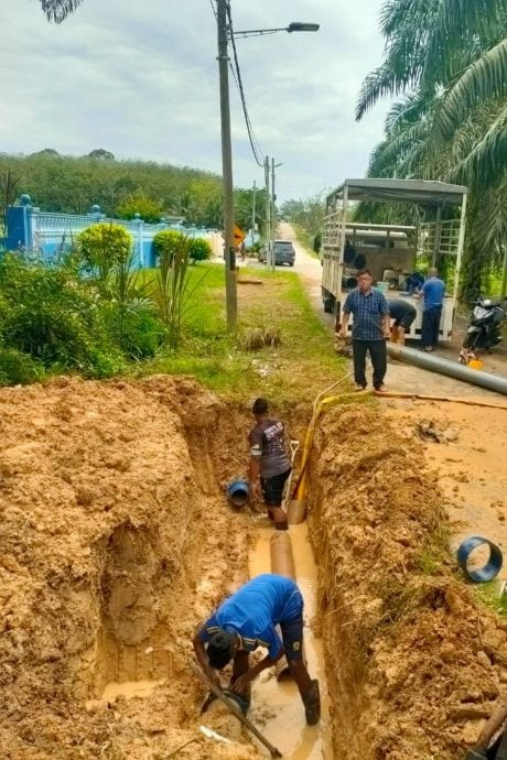 榕吉再发生地下水管破裂，居民家中又断水