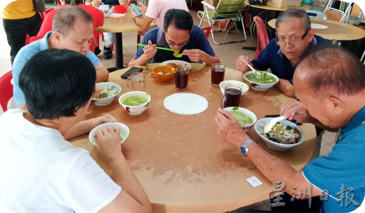 珠宝河婆人多  河婆擂茶引客来