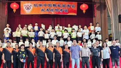 精武武术段位考试 学员交出亮眼成绩单