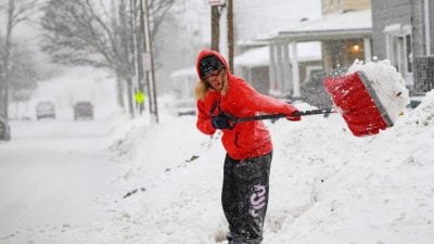 超强龙卷风罕见冬季袭加州多人伤 美多地降暴雪