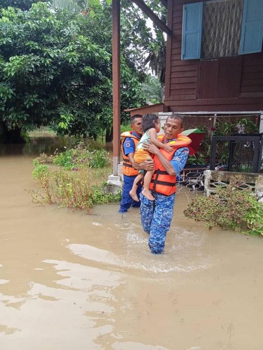 霹民防部队1200人待命  监测332水灾热点即时施援 