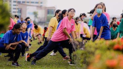 兴中办越野赛跑   “热”起来“跑”出去