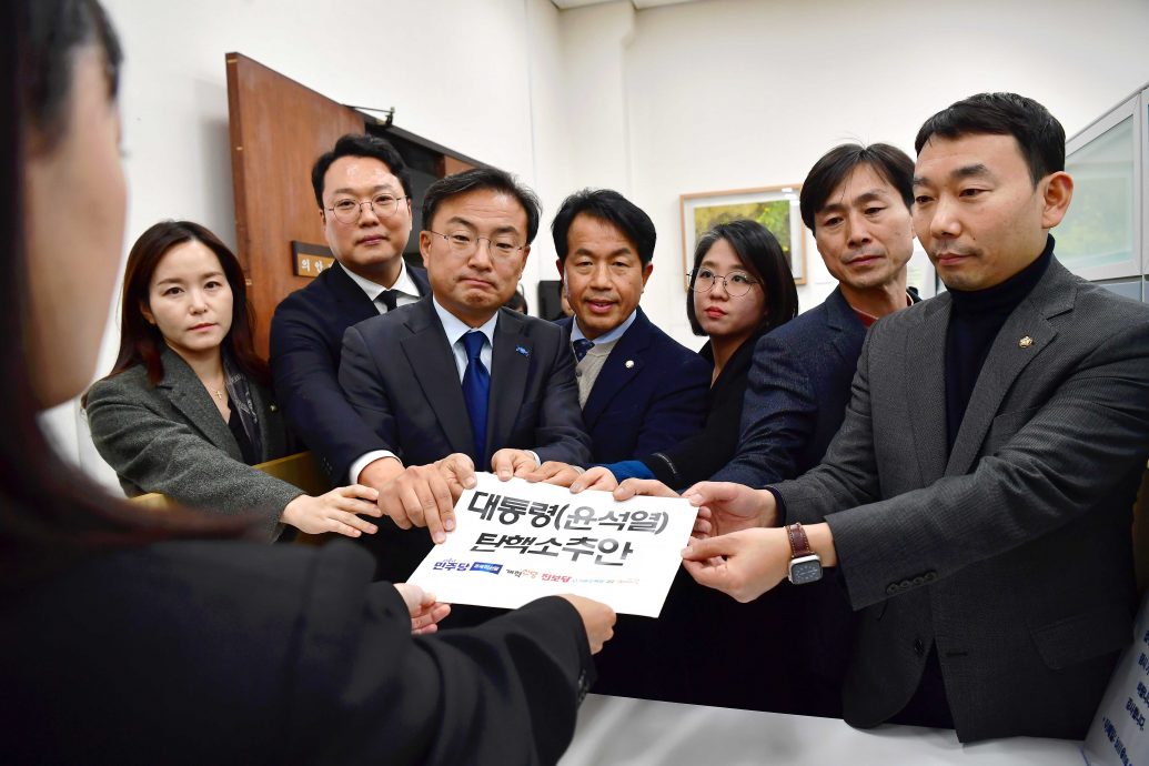 韩国6个在野党联合弹劾总统