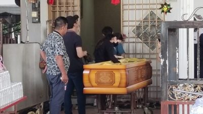 独中毕业生2死3伤车祸  |  陈奕勳遗体返抵大山脚