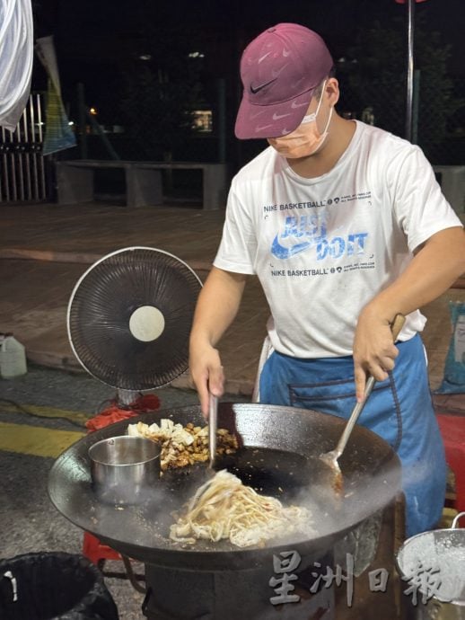 （古城封底主文）《用眼睛去旅游》：马接美食街