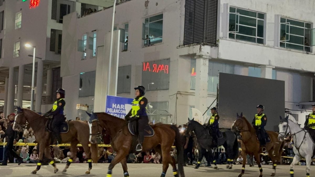 （古城第二版主文）“飙车族”大“秀”车技 警方展示飙车后果劝勿飙车