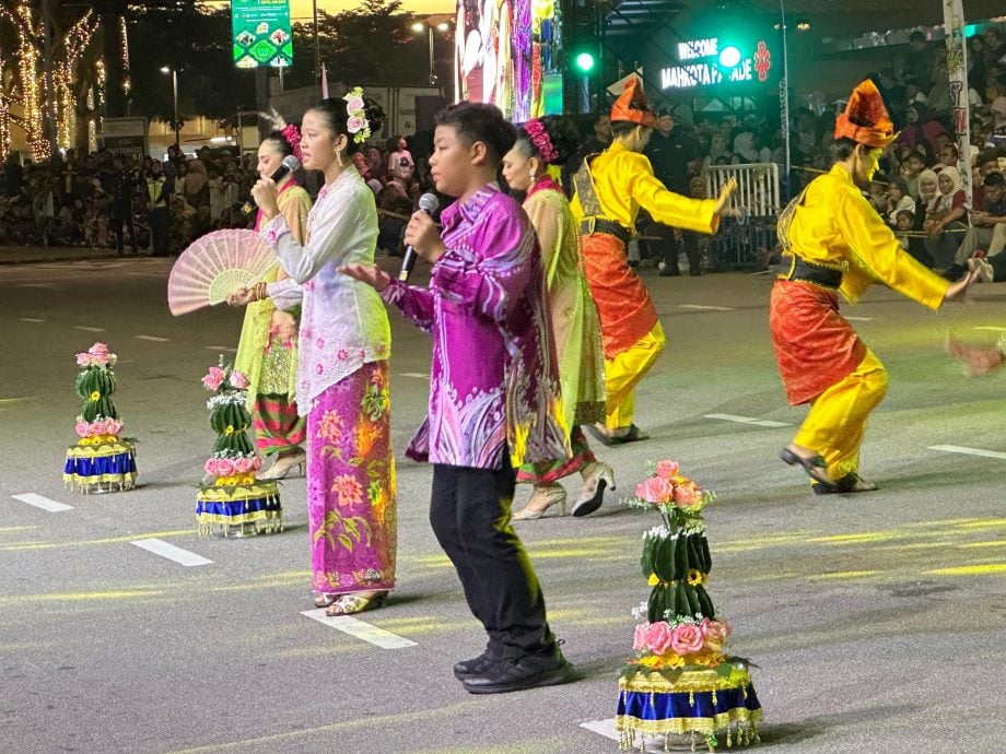 （古城第二版主文）“飙车族”大“秀”车技 警方展示飙车后果劝勿飙车