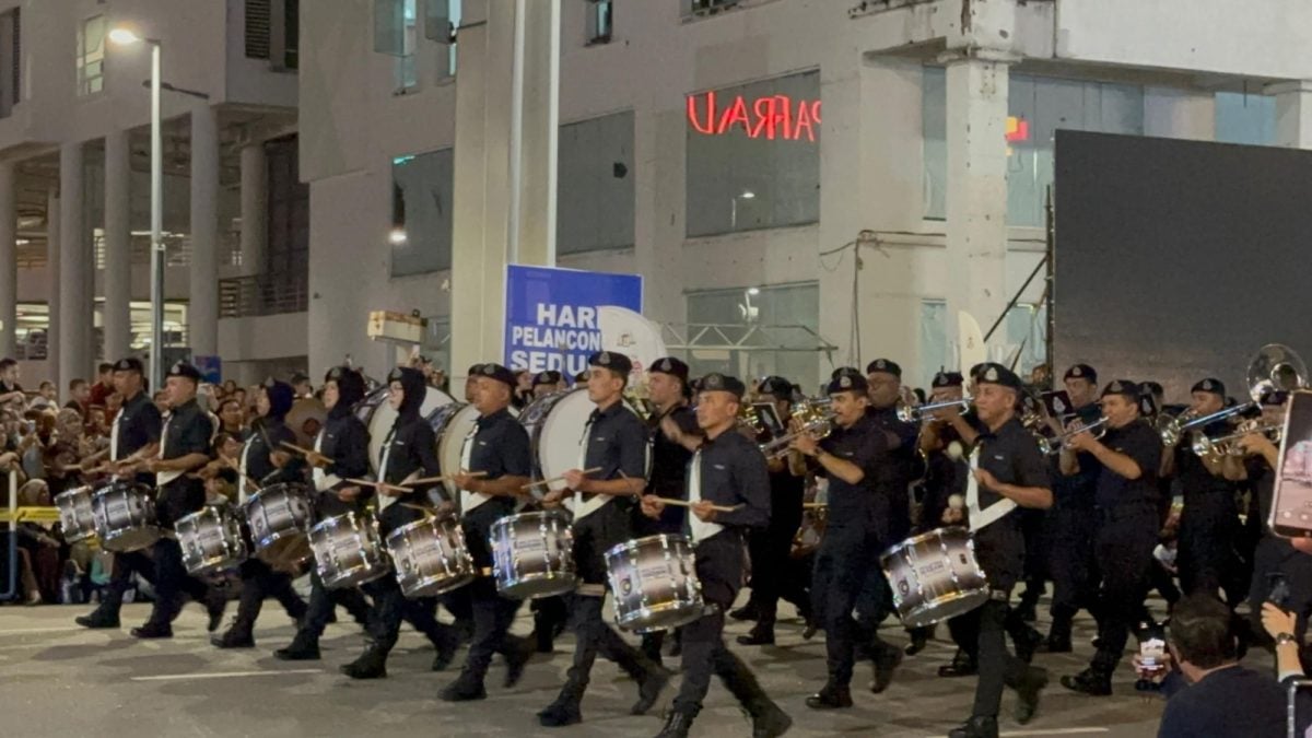 （古城第二版主文）“飙车族”大“秀”车技 警方展示飙车后果劝勿飙车