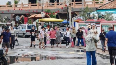 疑观音亭街沟塞导致   老街污水淹路飘臭