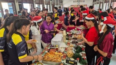 敦法蒂玛中六学院   逾百非穆师生同庆圣诞