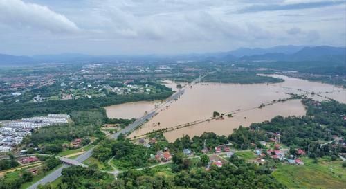 （大北马）上游慕达水坝异常降雨翻倍，导致吉北发生水灾