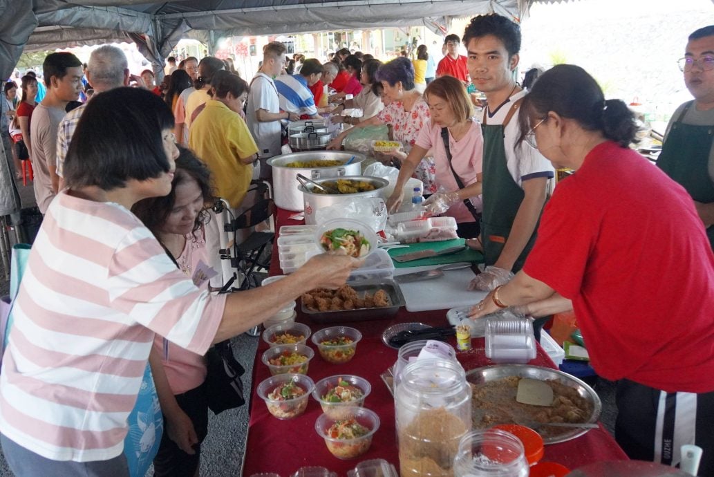 （大北马）巴东勿刹华小义卖会筹逾4万，提升篮球场硬体设施