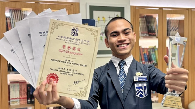 Malay student a high-flyer in prestigious Chinese school