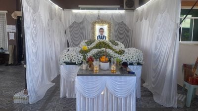 独中毕业生2死3伤车祸 张延乐父母今早到槟 安排儿子灵位